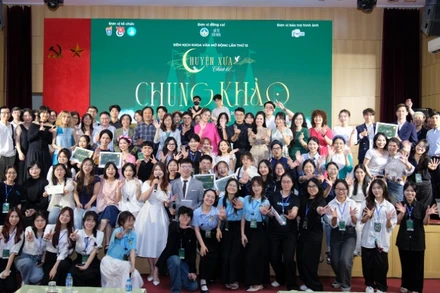 Tiếp nối truyền thống của thế hệ sinh viên Văn khoa, đêm kịch Khoa Văn lần thứ 15 đã diễn ra thành công. 