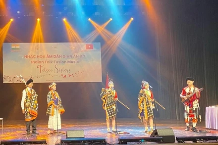 Nhóm nhạc Tetseo Sisters trình diễn các ca khúc truyền thống của người Ấn Độ.