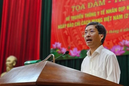 Giáo sư, Tiến sĩ Phan Trọng Lân, Cục trưởng Y tế dự phòng, Bộ Y tế cung cấp thông tin.