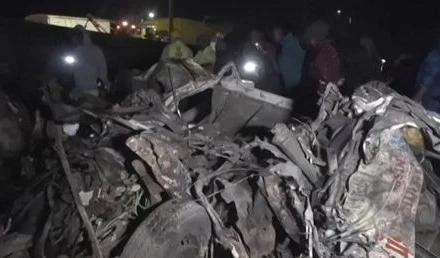 Một số phương tiện bị hỏng hoàn toàn sau vụ tai nạn. (Nguồn: AFP)