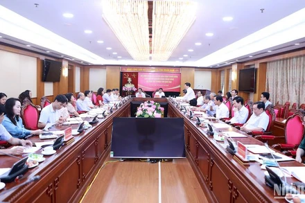 Toàn cảnh buổi làm việc.