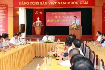 Hội nghị công bố các quyết định về công tác cán bộ của Bộ Giao thông vận tải ngày 15/8.