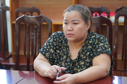 Đối tượng Nguyễn Thị Huyền tại cơ quan công an.