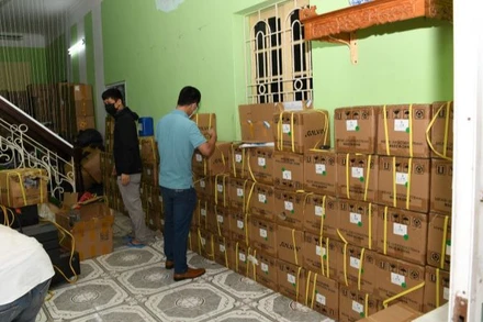 115 nghìn điếu thuốc lá điện tử chứa tinh dầu nhập lậu đang chờ bán ra thị trường.