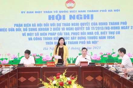 Quang cảnh hội nghị phản biện. 