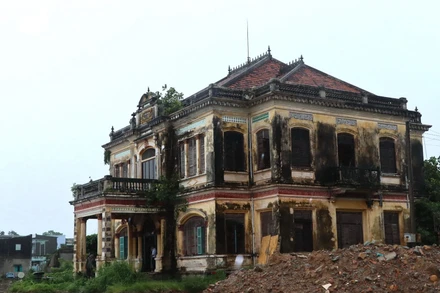 Ngôi biệt thự cổ ở Biên Hòa, Đồng Nai đến nay tròn 100 năm tuổi. (Ảnh THIÊN VƯƠNG)