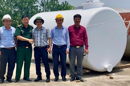 Ứng dụng sơn phản xạ nhiệt nano tại Kho xăng dầu 101 - Bộ đội biên phòng tại Tây Tựu, quận Nam Từ liêm, Hà Nội.