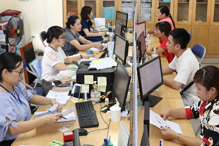 Người lao động làm thủ tục hưởng trợ cấp thất nghiệp tại Trung tâm Dịch vụ việc làm tỉnh Bắc Giang