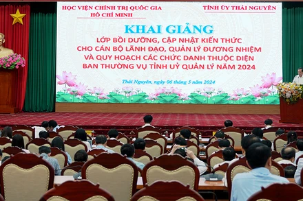 Các học viên tham dự Lớp bồi dưỡng, cập nhật kiến thức cho cán bộ lãnh đạo, quản lý đương nhiệm và quy hoạch các chức danh thuộc diện Ban Thường vụ Tỉnh ủy Thái Nguyên quản lý. (Ảnh THU HƯƠNG)