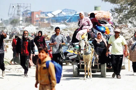 Người dân Gaza phải di dời khi Israel nối lại các cuộc tấn công.