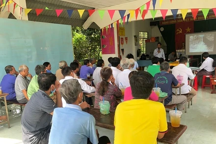 Cục Bảo vệ thực vật phối hợp cùng Sở Nông nghiệp và Phát triển nông thôn tỉnh Đồng Tháp và Hiệp hội CropLife Việt Nam tổ chức nhiều lớp tập huấn cho nông dân tại tỉnh Đồng Tháp về sử dụng thuốc bảo vệ thực vật an toàn, hiệu quả, có trách nhiệm. (Ảnh: CropLife)