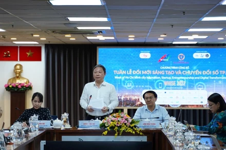 Phó Chủ tịch Ủy ban nhân dân Thành phố Hồ Chí Minh phát biểu tại họp báo (ẢNH: THẾ ANH)