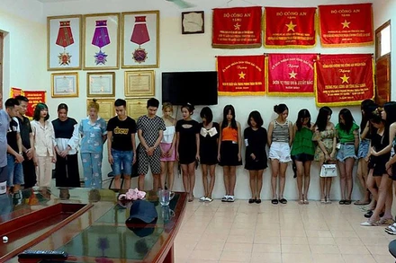 Các đối tượng sử dụng ma túy tại cơ quan Công an