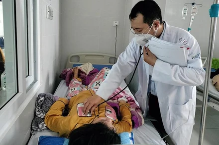 Bệnh viện đa khoa Minh Thiện (thành phố Tam Kỳ) tiếp nhận, điều trị bệnh nhân bị sốt xuất huyết