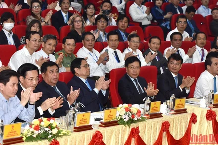 Thủ tướng Phạm Minh Chính và các đại biểu dự Hội nghị triển khai Nghị quyết số 11.