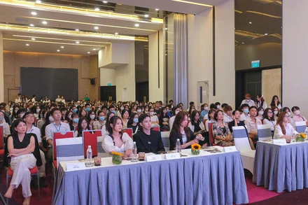 Sự kiện thu hút gần 300 học sinh, sinh viên và phụ huynh tham dự. (ẢNH: BAN TỔ CHỨC)