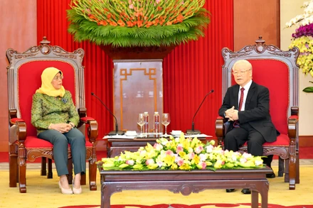 Tổng Bí thư Nguyễn Phú Trọng tiếp Tổng thống Cộng hòa Singapore Halimah Yacob.