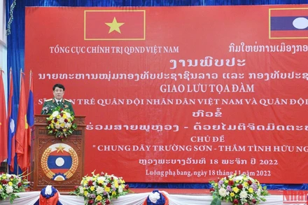 Đại tướng Lương Cường phát biểu tại buổi giao lưu. (Ảnh: Trịnh Dũng)