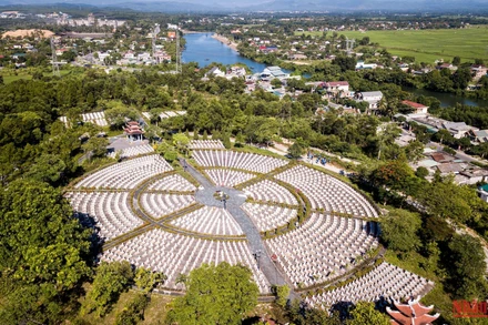 Nghĩa trang quốc gia Đường 9 nhìn từ trên cao