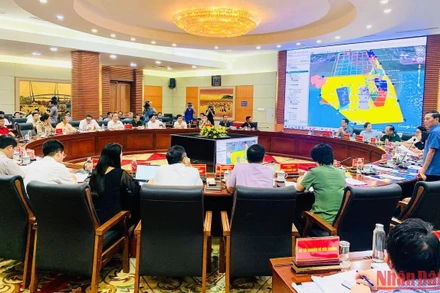 Chủ tịch thành phố Hải Phòng đối thoại với 13 hộ nuôi ngao trái phép