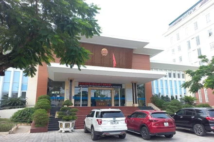 Trung tâm Phục vụ-Kiểm soát thủ tục hành chính tỉnh Quảng Ngãi.