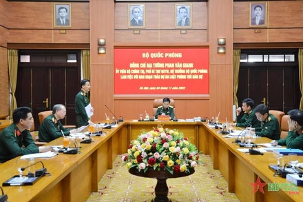 Quanh cảnh buổi làm việc. (Ảnh: Báo Quân đội nhân dân)