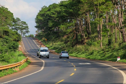 Quốc lộ 14 - đoạn qua địa phận huyện Krông Búk - tuyến đường nối Đắk Lắk với các tỉnh duyên hải miền Trung. (Ảnh: Báo Đắk Lắk)