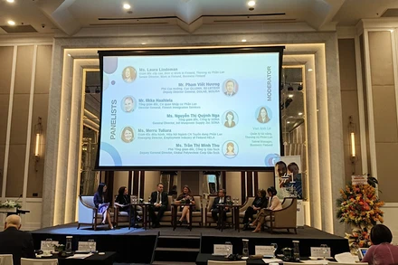 Các chuyên gia chia sẻ thông tin tại Diễn đàn hợp tác lao động Việt Nam-Phần Lan.