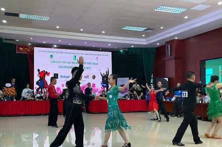 Các vận động viên khiếm thị tham dự tại cuộc thi.