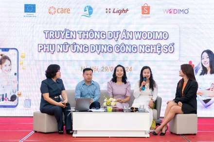 Các đại biểu chia sẻ thông tin tại hội thảo: Kinh doanh trực tuyến và tiếp cận an sinh xã hội cho phụ nữ di cư phi chính thức.