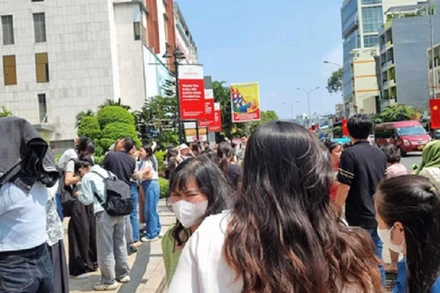 [Video] Nhiều tỉnh, thành phố ở Việt Nam rung lắc mạnh do ảnh hưởng của động đất ở Myanmar