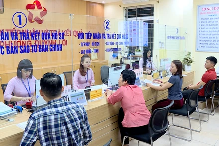 [Video] Hà Nội: Cách chức cán bộ gây phiền hà cho nhân dân