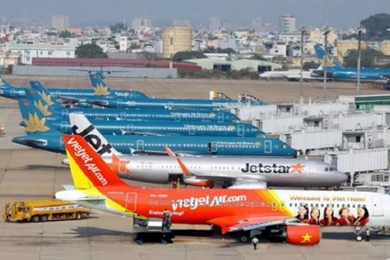 [Video] Vé máy bay dịp 30/4 đắt ngang dịp Tết