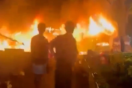 [Video] Cháy lớn chợ Thanh Đa, quận Bình Thạnh, TP Hồ Chí Minh