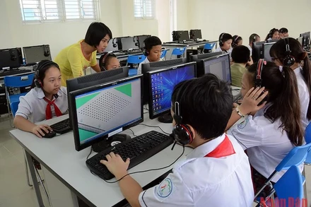 Một tiết học Tin học. (Ảnh minh hoạ: DUY LINH)