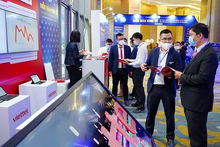 Các giải pháp chuyển đổi số trưng bày tại Diễn đàn kinh tế thành phố Hồ Chí Minh năm 2022 (Ảnh minh hoạ)