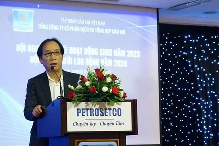 Tổng Giám đốc PETROSETCO Vũ Tiến Dương phát biểu tại hội nghị tổng kết hoạt động sản xuất kinh doanh năm 2023.