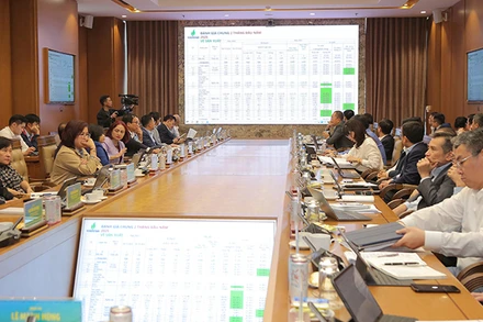 Petrovietnam sử dụng AI xây dựng và trình bày báo cáo, phân tích dữ liệu, dự báo thị trường và xây dựng kế hoạch, kịch bản tăng trưởng tại cuộc họp BOD metting quý I/2025.