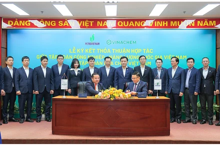 Petrovietnam và Vinachem ký hợp tác toàn diện tận dụng thế mạnh riêng mỗi bên và tạo hiệu ứng cộng hưởng, nâng cao hiệu quả hoạt động sản xuất kinh doanh.