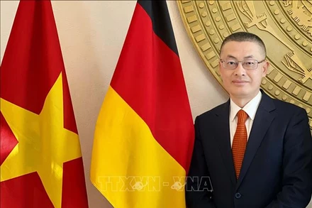 Đại sứ Việt Nam tại Cộng hòa Liên bang Đức Vũ Quang Minh. (Ảnh: Mạnh Hùng/PV TTXVN tại Đức)