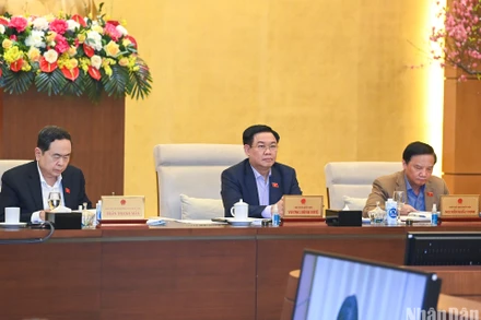 Chủ tịch Quốc hội Vương Đình Huệ và các Phó Chủ tịch Quốc hội dự phiên họp.