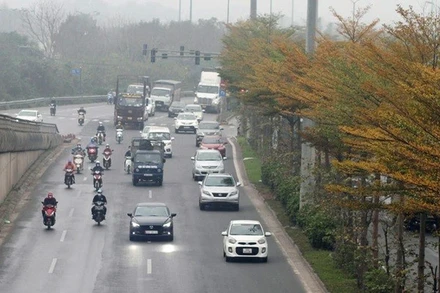 Khu vực Hà Nội sáng và đêm có mưa nhỏ, mưa phùn và sương mù, nhiệt độ cao nhất 25-27 độ C. (Ảnh minh họa)