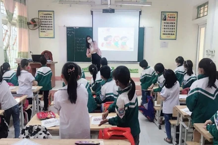 Màn khởi động trước buổi học của lớp 3C, Trường Tiểu học Đôn Nhân.