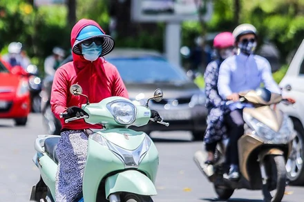 Khu vực Hà Nội nắng nóng và nắng nóng gay gắt, có nơi hơn 38 độ C. (Ảnh minh họa)