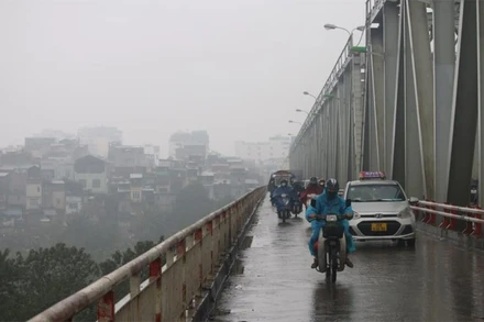 Khu vực Hà Nội có mưa nhỏ vài nơi và sương mù, sáng và đêm trời rét. (Ảnh minh họa)