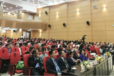 Các đại biểu dự hội nghị Y học Việt - Pháp