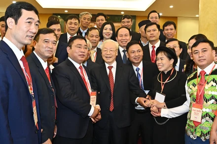 Tổng Bí thư Nguyễn Phú Trọng gặp gỡ các cán bộ Mặt trận cơ sở tiêu biểu tại buổi gặp mặt ngày 26/11/2022. Ảnh: ĐĂNG KHOA