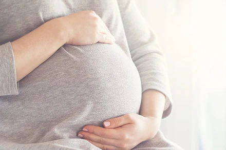 Mở rộng chế độ thai sản, bảo vệ sức khỏe bà mẹ, trẻ em