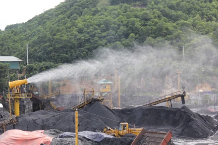 Hoạt động khai thác than tại TKV. 