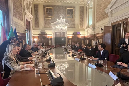 Bộ trưởng Tô Lâm hội đàm với Bộ trưởng Nội vụ Italia. Ảnh: bocongan.gov.vn